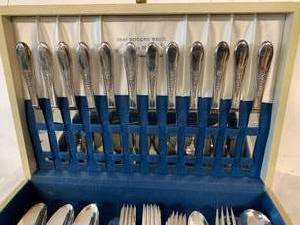 lot 215 image: Silverplated Flatware - Cool MCM Case (A3)