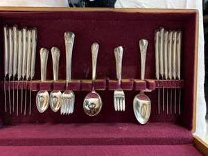 lot 216 image: Silverplated Flatware (A3)