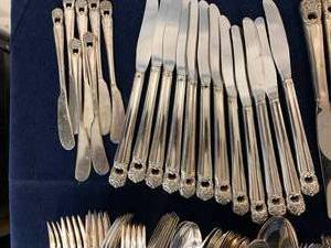lot 219 image: Extra Large Set of Silverplated flatware (A1)