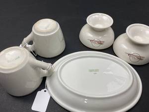 lot 52 image: Union Pacific Railroad Dishes (G4)
