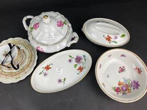 lot 108 image: Flowered China Medley (H1)