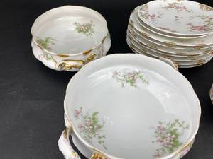 lot 100 image: Large Lot of Apple Blossom Theodore Havilland Limoge China (K3)
