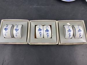 lot 112 image: Blue and White Around the World Collection including Chinese Opium Pillow  (H1)
