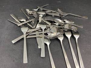 lot 243 image: Delta Airlines Group of Flatware