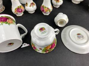 lot 247 image: Royal Albert China Group  (H3)