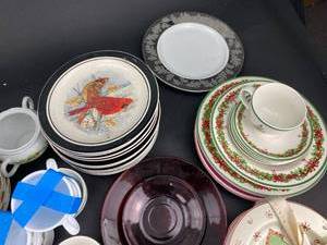 lot 250 image: Miscellaneous Christmas Collection  (H3)