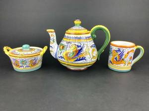 lot 40 image: Deruta Italy MAJOLICA (E1)