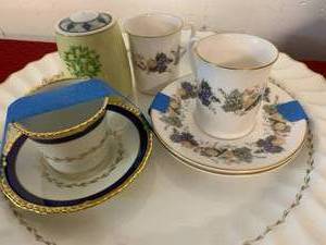 lot 13 image: Royal Doulton Extras (B1)