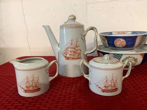 lot 32 image: Spode Tea Set with Asian Nesting Bowls (D2)