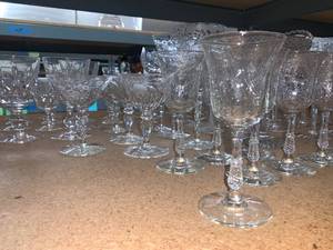 lot 42 image: HUGE GLASSWARE HAUL