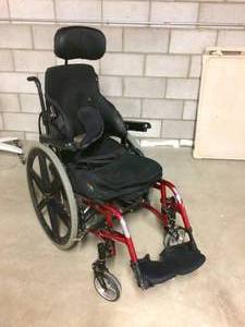 lot 58 image: MSRP $1800 Quickie LITE Ultralight Manual Wheelchair - Really Has A Very Smooth Movement Good Working Condition