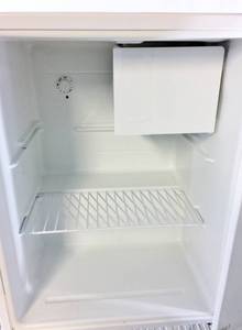 lot 4 image: ABSOCOLD ARD256MW10R Compact Refrigerator - Great Working Clean Condition 