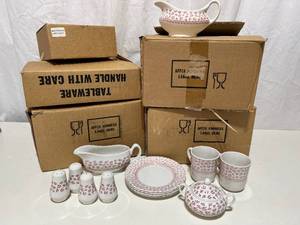 Wood & Sons White with Pink Flower Pattern ( 54 pcs)
