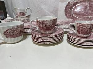 THE POST HOUSE - Pink - Toile Transferware - Wood & Sons. - Staffordshire, England (707 Pieces)
