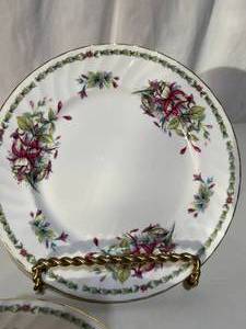 Royal Garden - Pink  White Flower Design