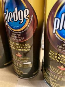 Pledge Moisturizing Oil