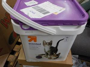 35 lb. Pail Up and Up Scented Cat L...
