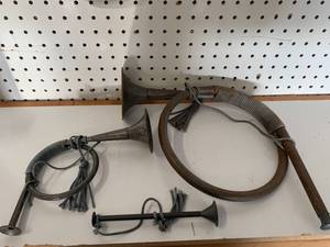 Lot of 3 Vintage Horns