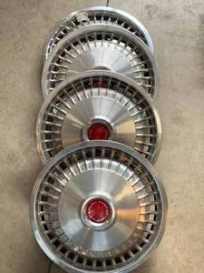 Matching 4 Piece Set Early 1970s GM Pontiac Hubcaps 14 Inch