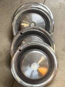 Matching 4 piece Set In 1970s Chrysler Hubcaps 15 Inch