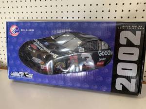 Dale Earnhardt Wall Hanging Mint In Box (1 of 9096 Pieces)