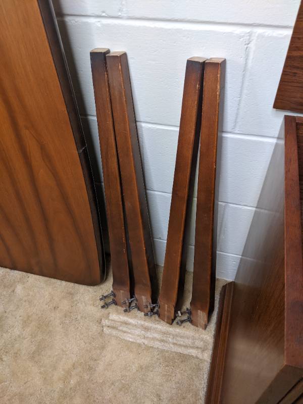 Tiger Striped Table and 6 Chair Set...