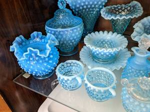 Fenton Hobnail opalescent blue glas...