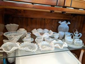 Fenton hobnail French White Opalesc...