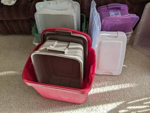 14 various size totes with lids (se...