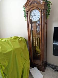 Howard Miller Grandfather clock in ...