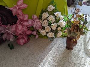 3 artificial plantflower decoratio...