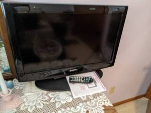 Sanyo 26 HDTV LCD with remote and ...