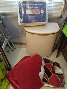 Vintage clothes hamper with 3 blank...