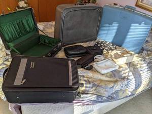 Vintage and modern luggage as well ...