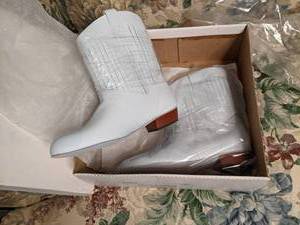 Mitzi Fashion size 8 womens white ...