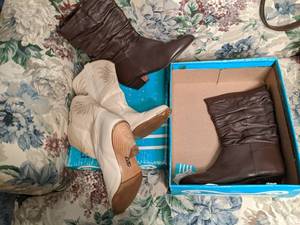 Tan and Brown size 8 womens leathe...