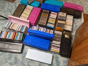 Huge lot of cassette tapes and orga...