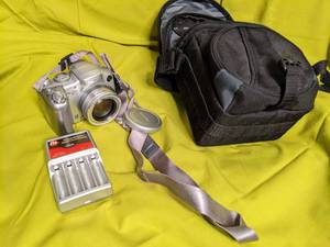 Canon powershot S2IS digital camera...