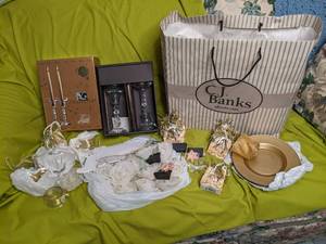 Decor lot including candlesticks, d...