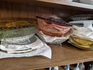 Crystalglass serving platters, bow...
