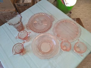Vintage Pink Glassware (Matching Cr...
