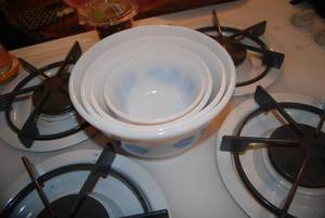 Pyrex and Fire King Casserole Dishe...