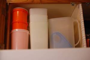 Tupperware and Cookbook Lot (Includ...