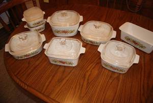 Large Box of Matching Corningware B...