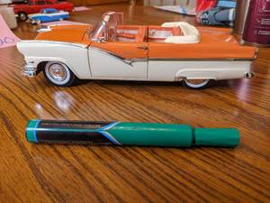 Ertl 1956 Ford Sunliner 116 scale ...