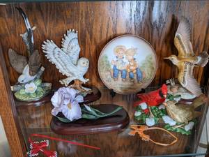 5 Porcelain figurines and 1 Porcela...