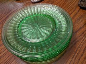 6 vintage green uranium plates...