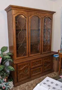 Large 2pc lighted China cabinet. Ba...
