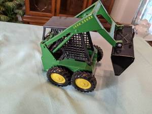 John Deere Stock# 569 Skid Loader (...