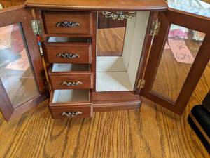 Vintage Jewelry Box 10 X 6 X 10.5...